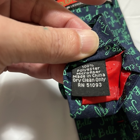 MMG Holiday Traditions men’s tie by Hallmark- nice blue w/ green Jingle Bells - Picture 5 of 5